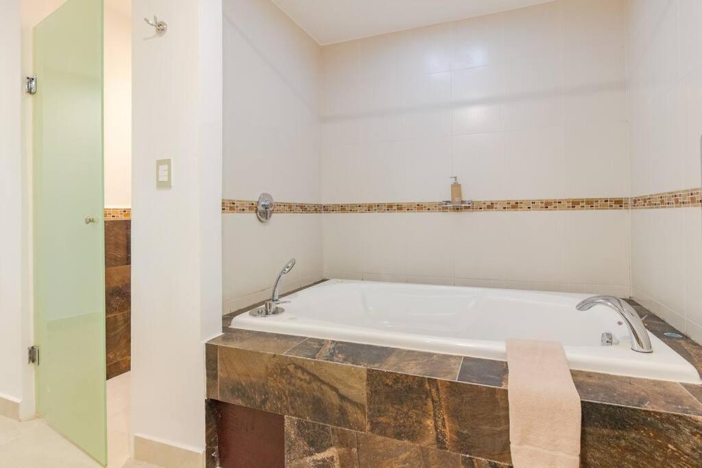 Encantadora Suite súper amplia en COLIBRI Playa del Carmen Exterior foto
